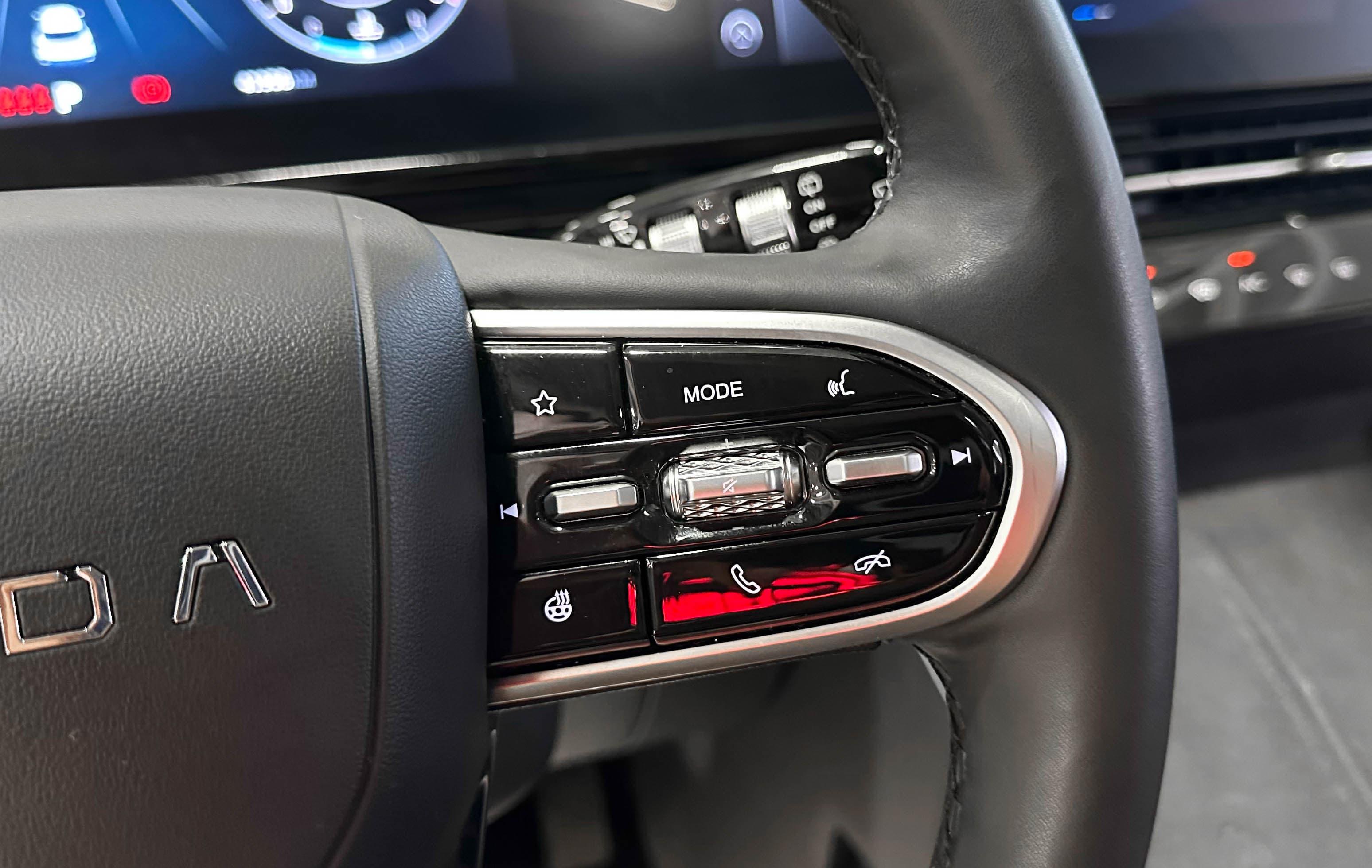 Omoda C5 - фото 20