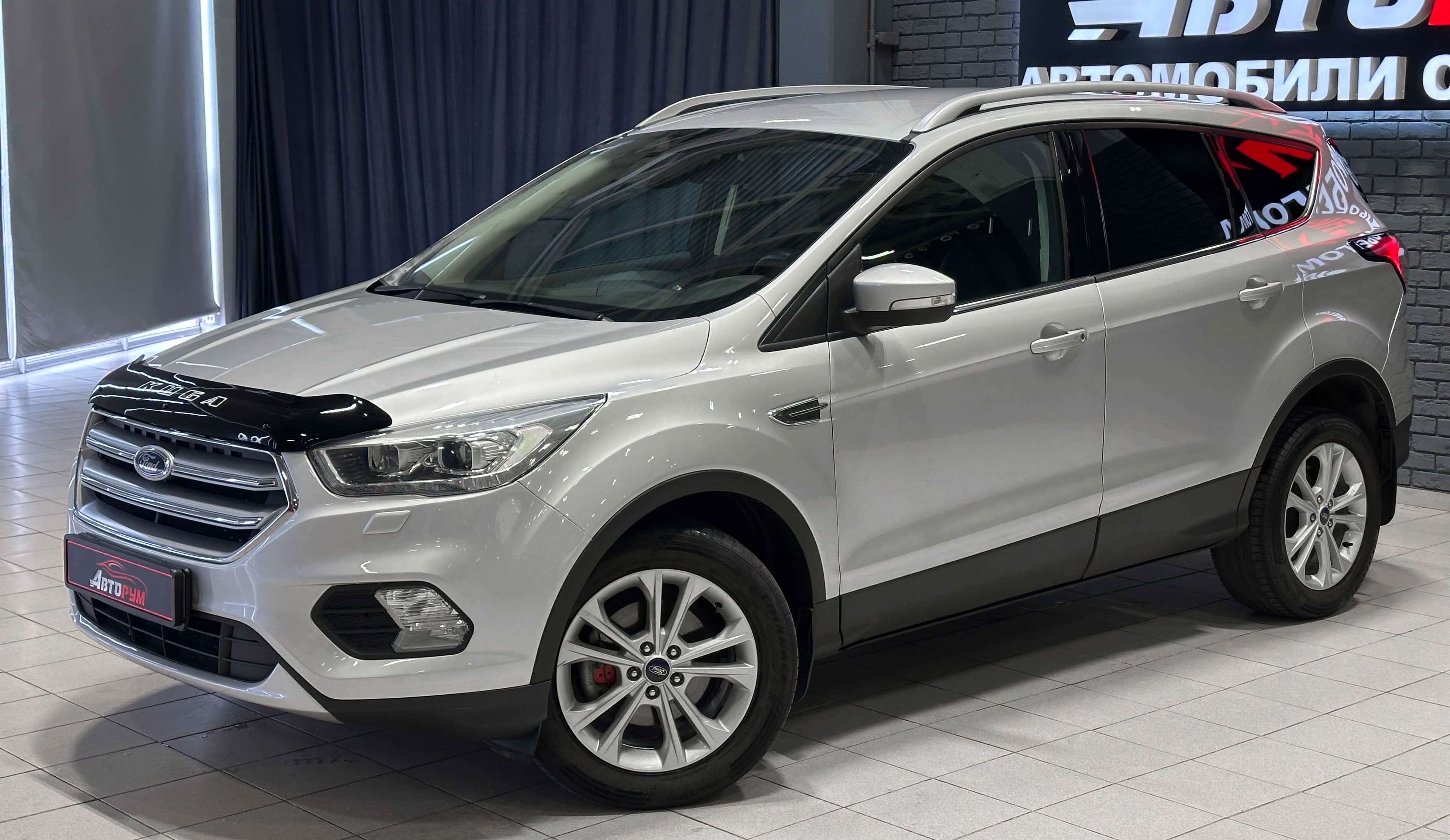 Ford Kuga - 2