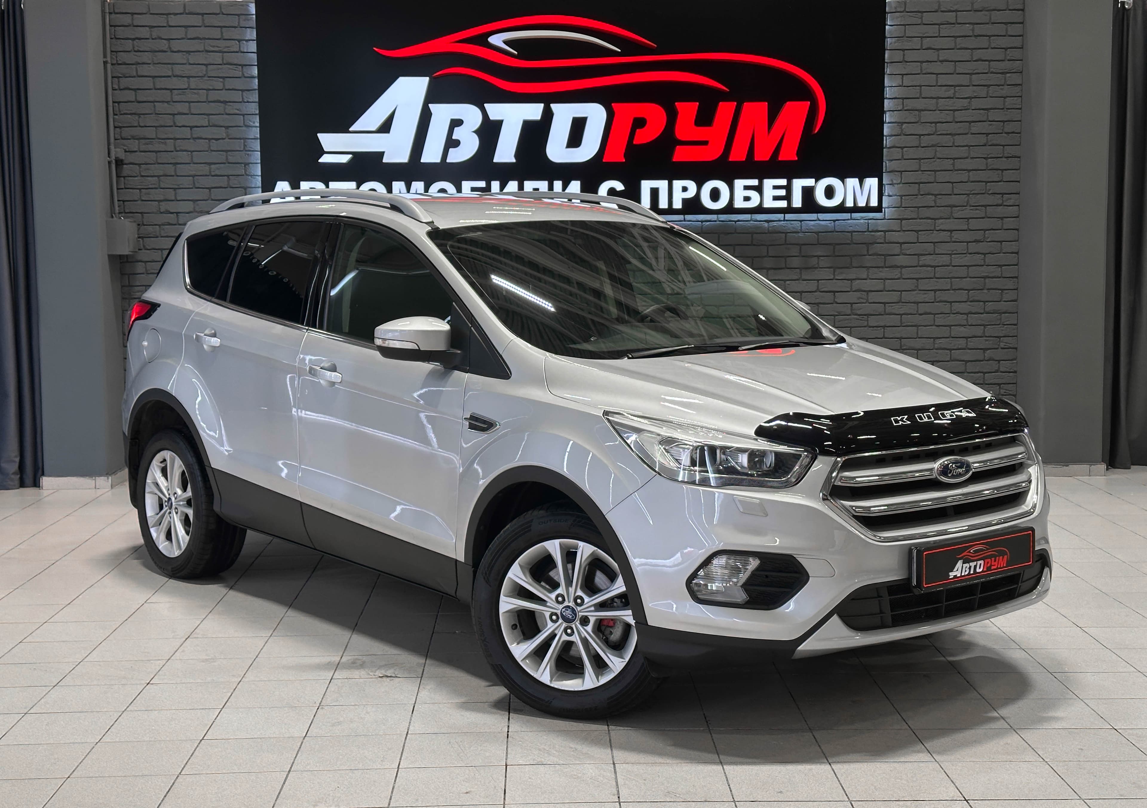 Ford Kuga - 1