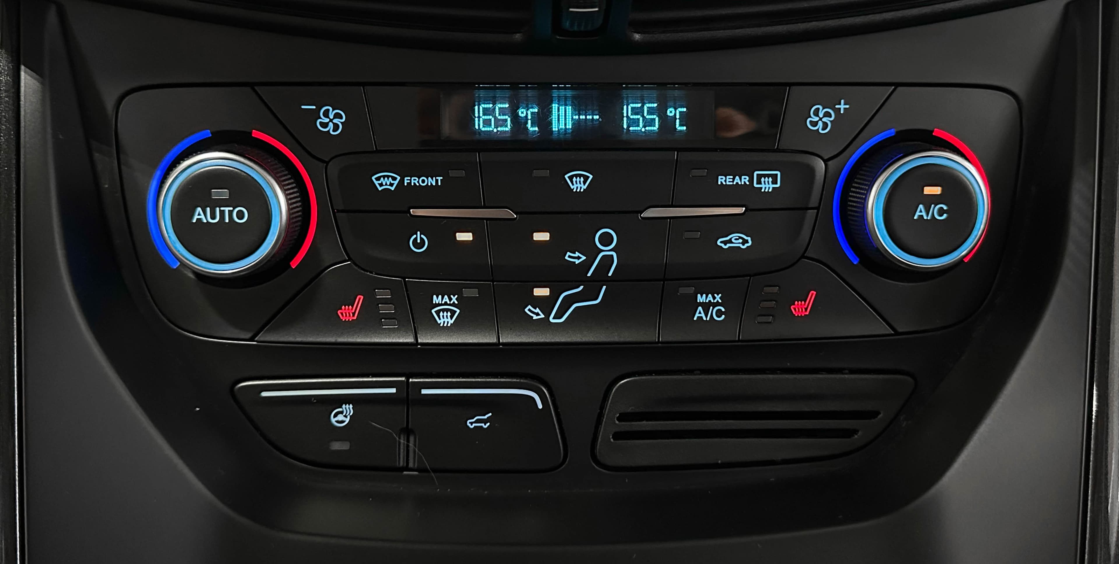 Ford Kuga - фото 23