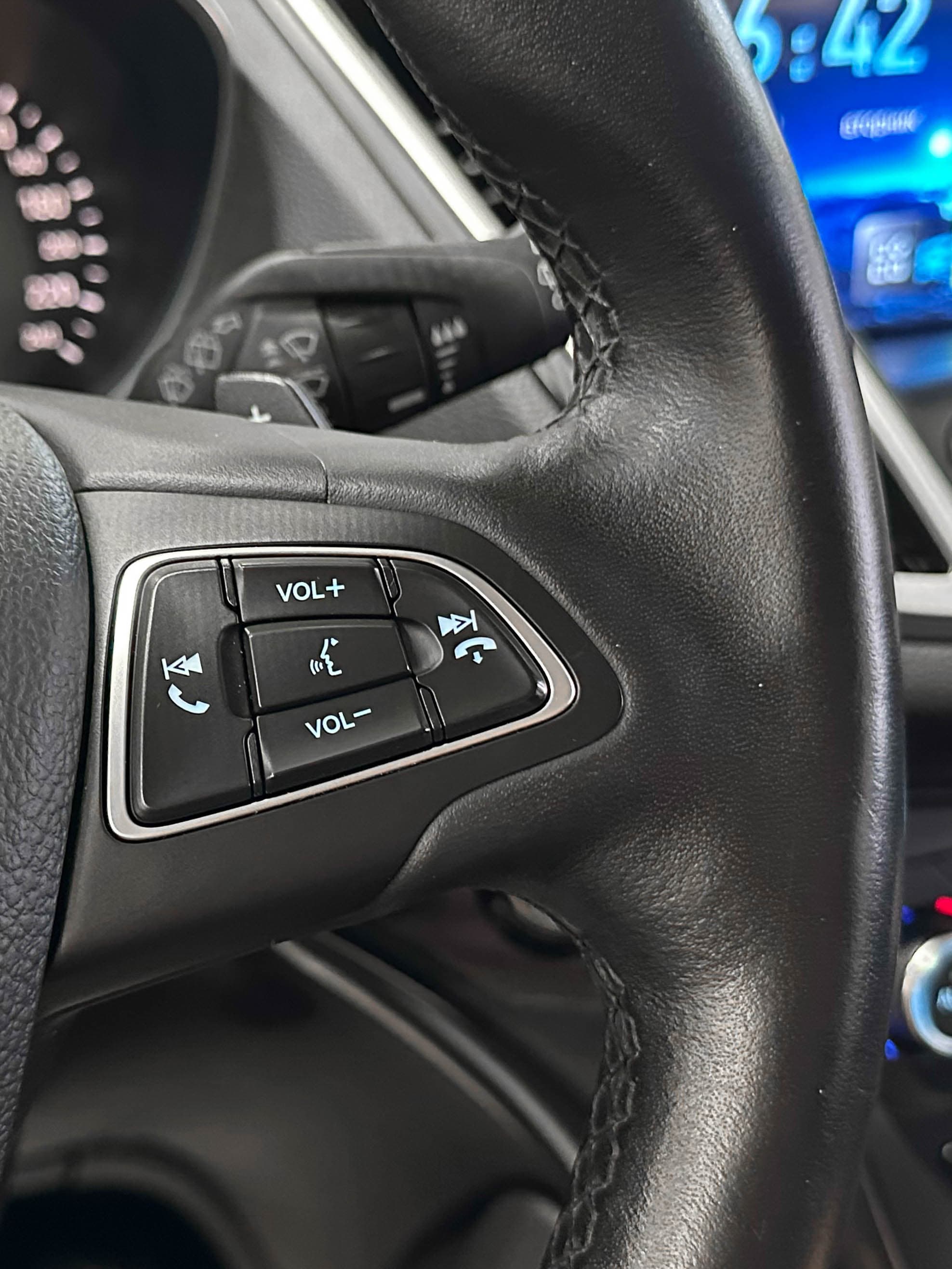 Ford Kuga - фото 21