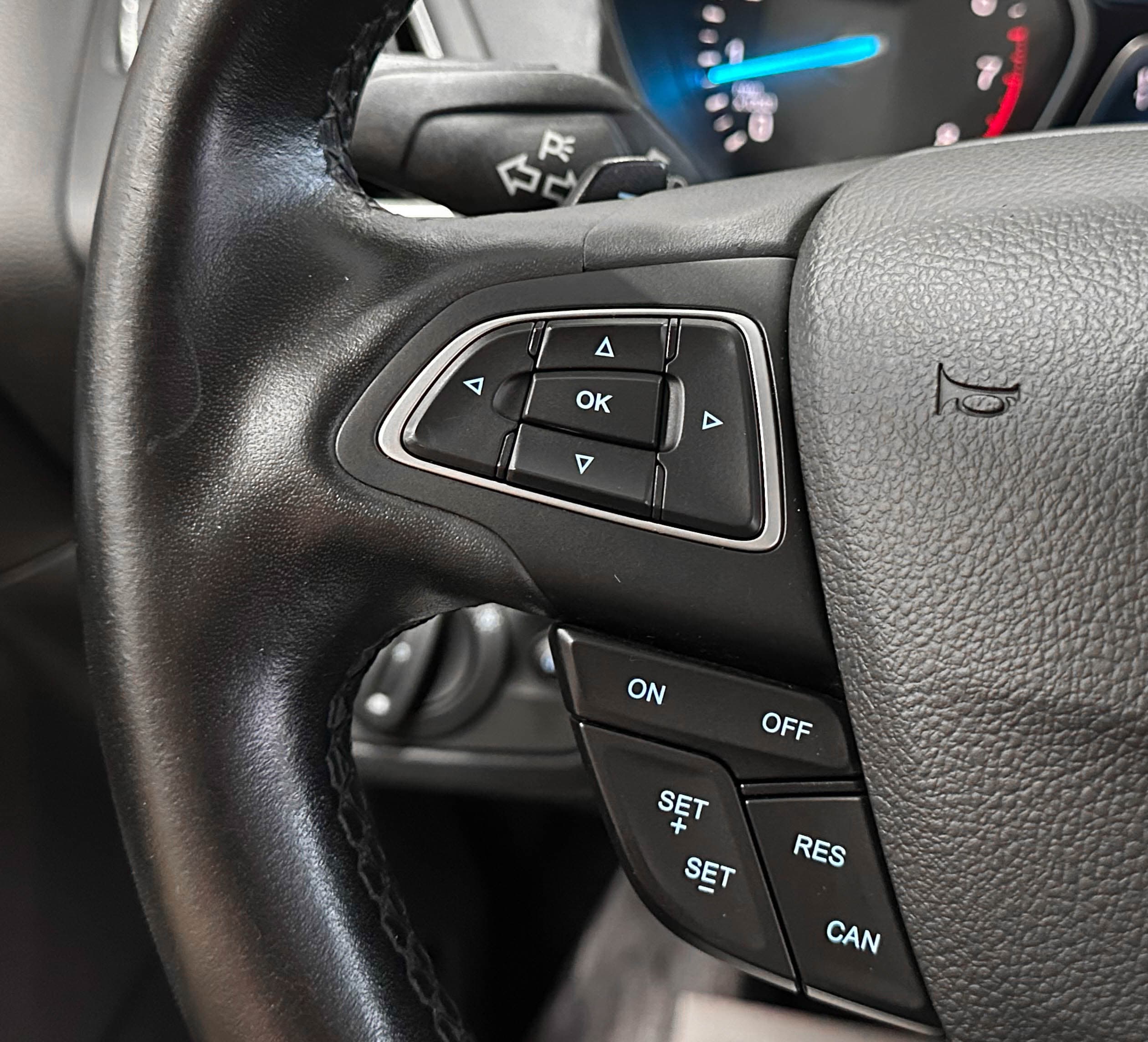 Ford Kuga - фото 20