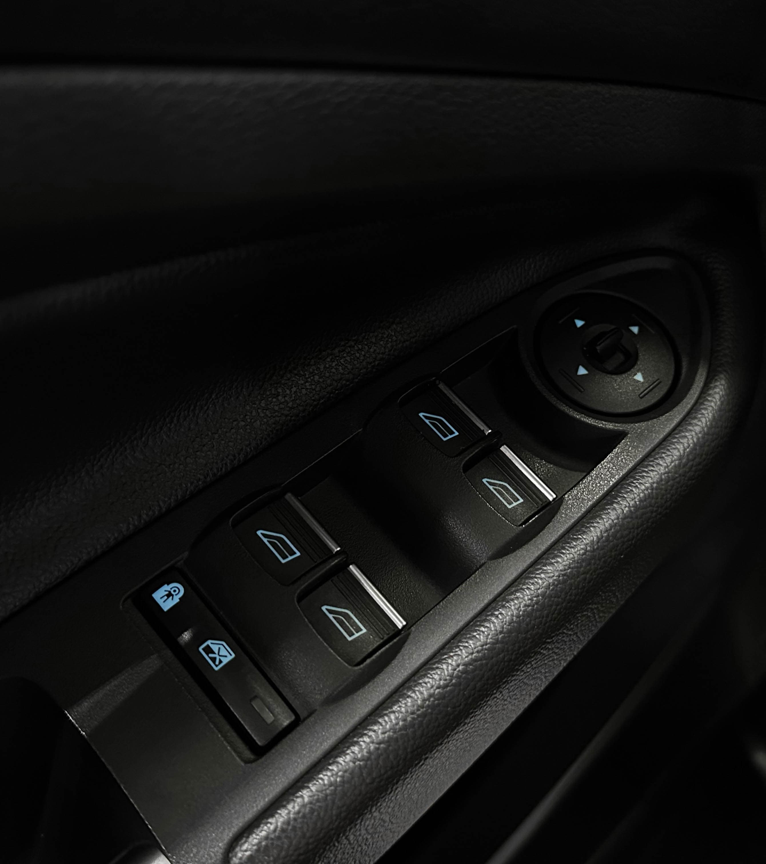 Ford Kuga - фото 17
