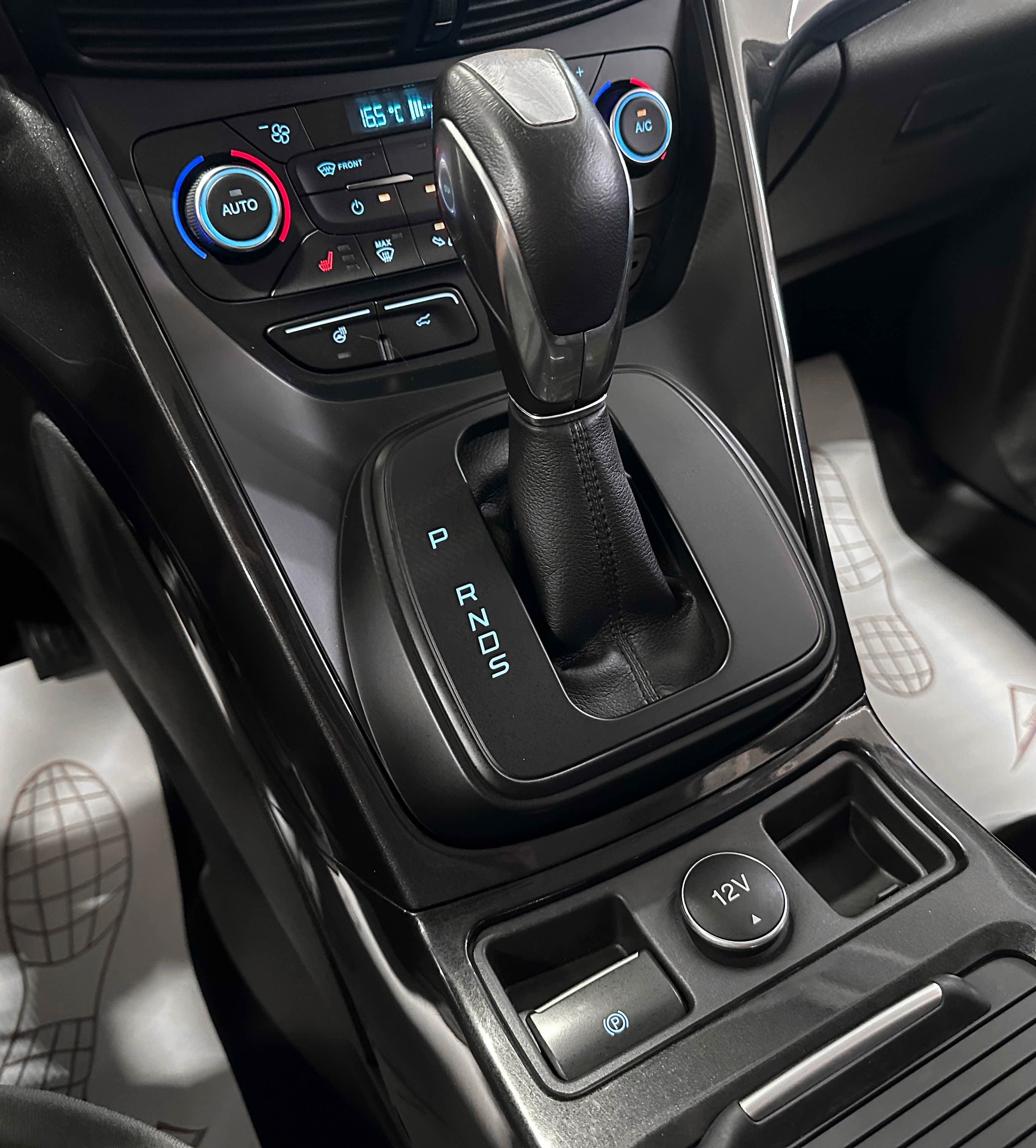 Ford Kuga - фото 24