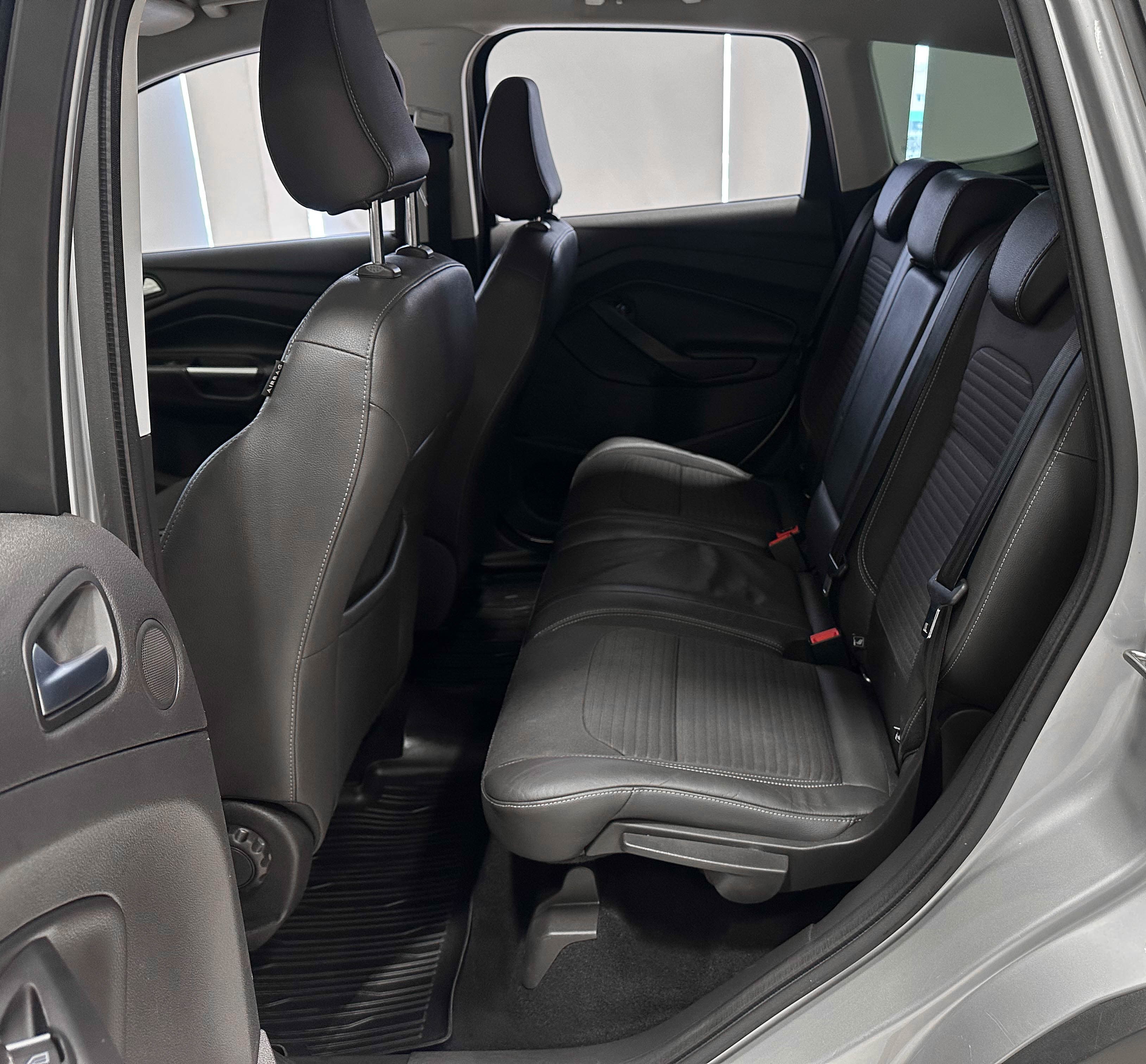 Ford Kuga - фото 12