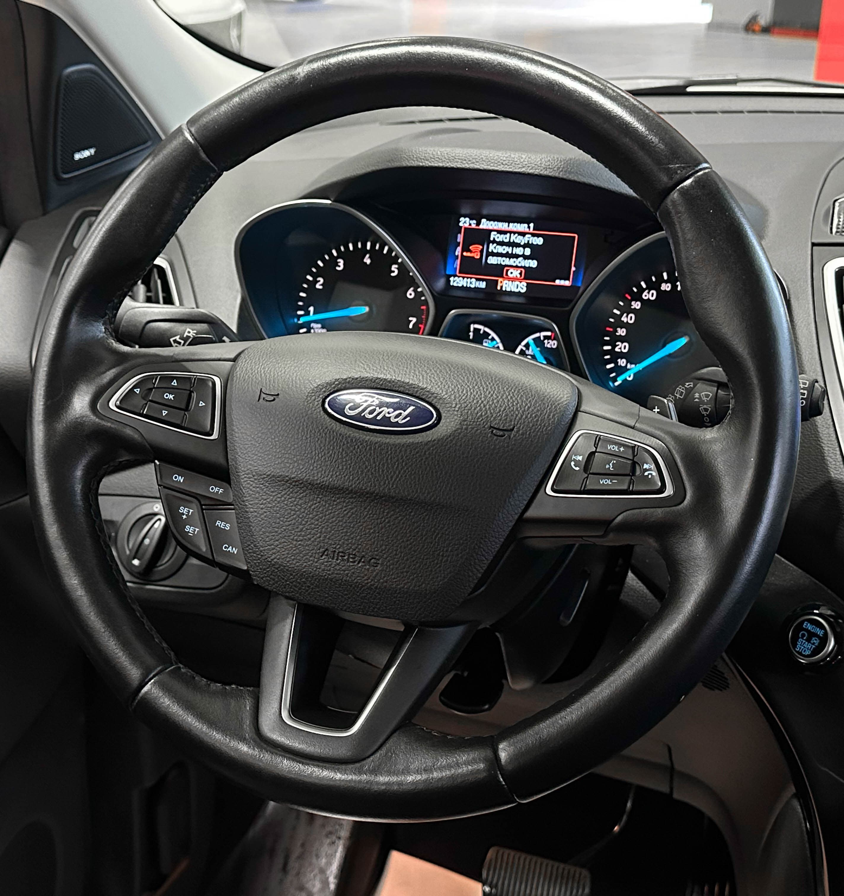 Ford Kuga - фото 25