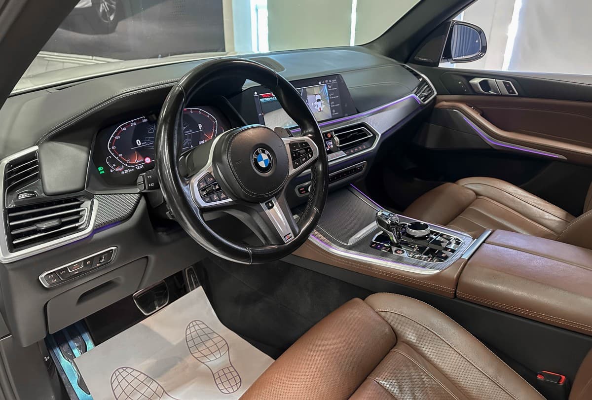 BMW X5 - фото 12