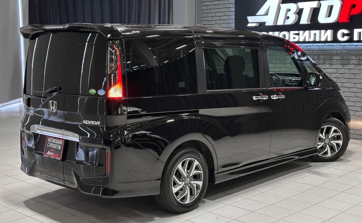 Honda Stepwgn Spada - фото 6