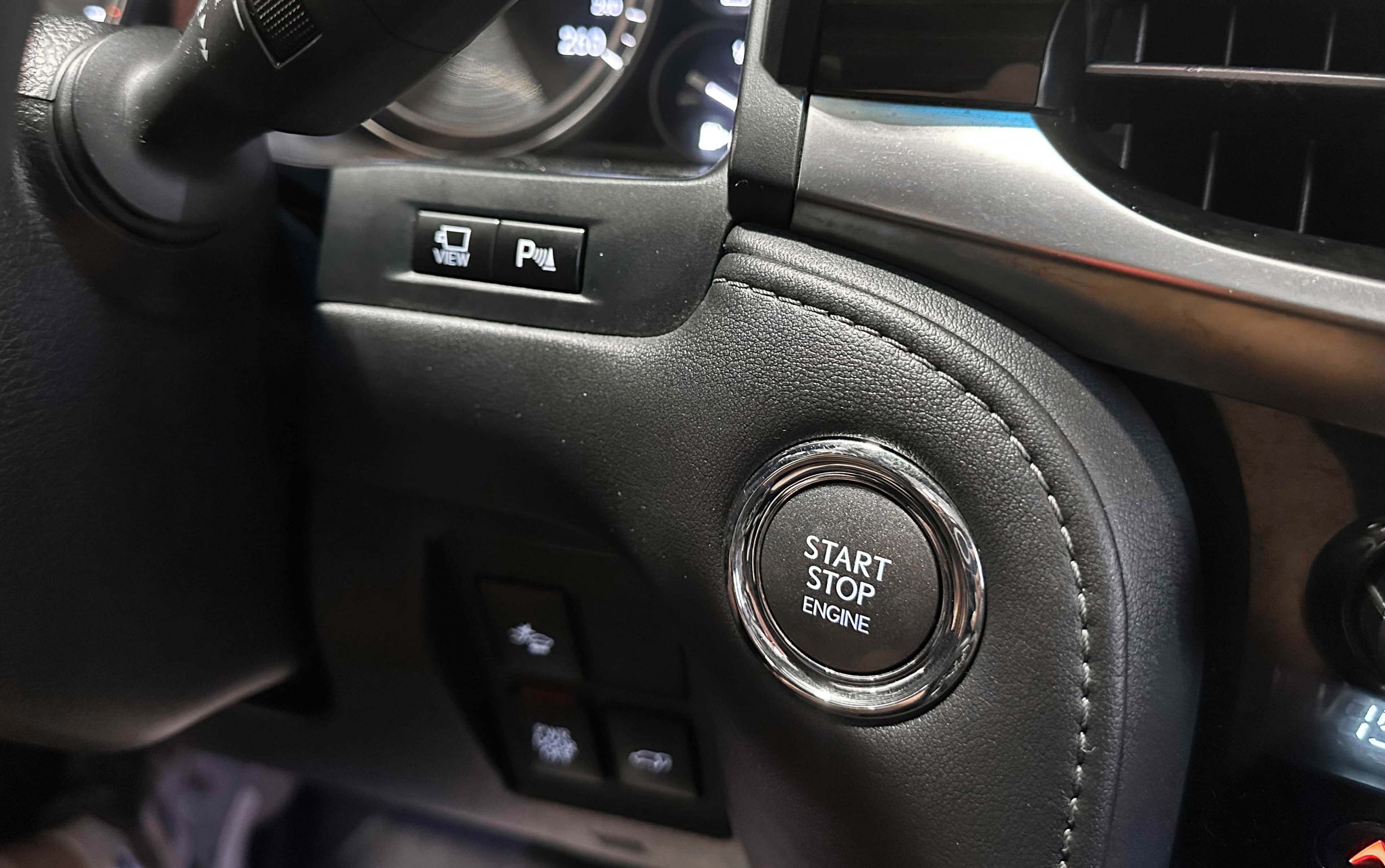 Lexus LX570 - фото 23