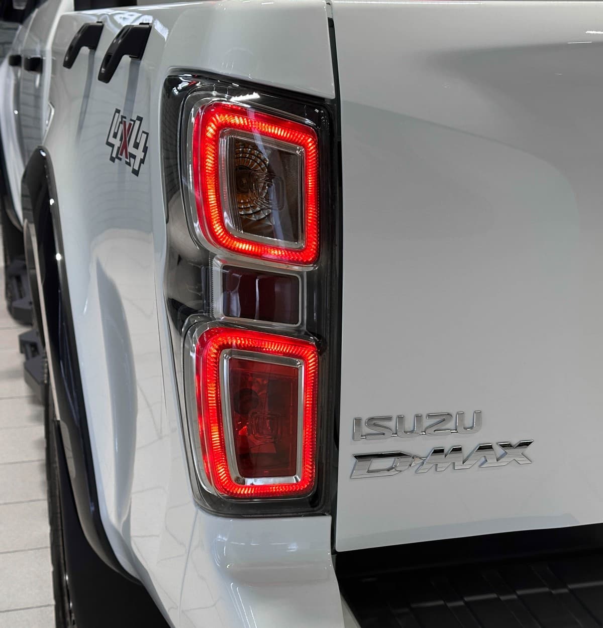 Isuzu D-Max - фото 10