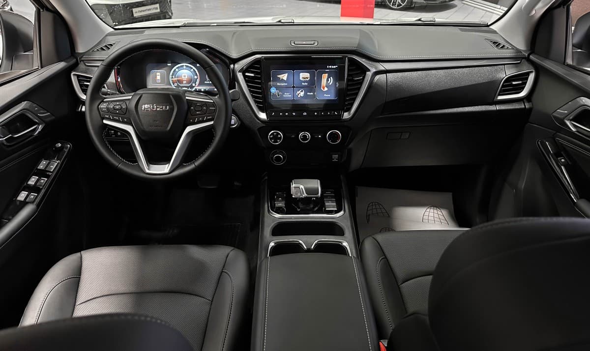 Isuzu D-Max - фото 28