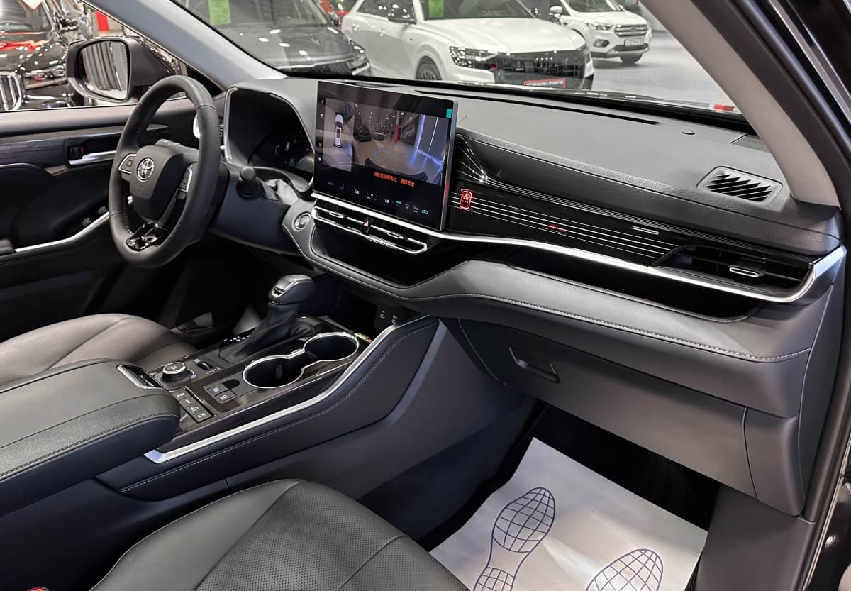 Toyota Highlander - фото 18