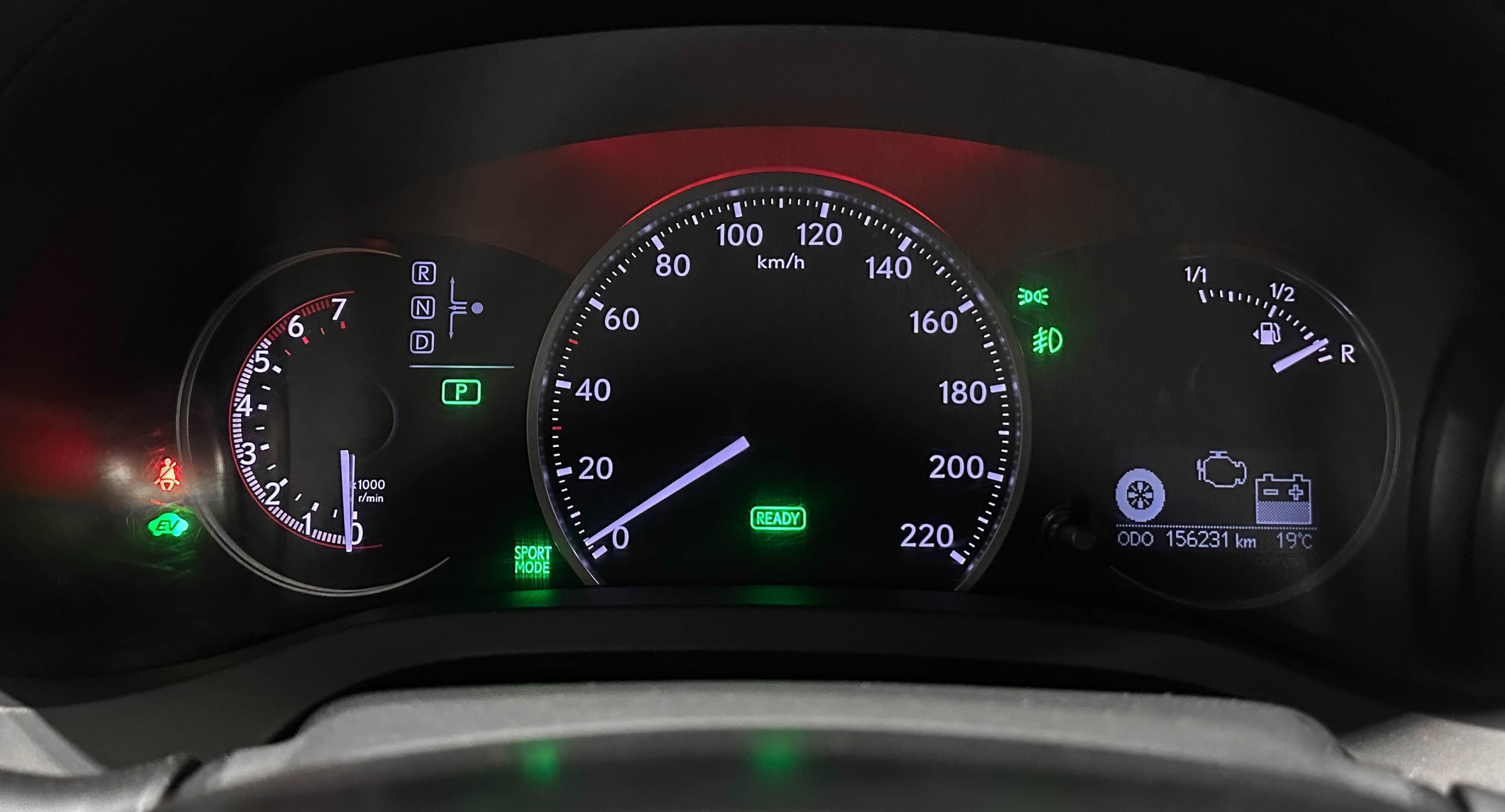 Lexus CT200H - фото 20