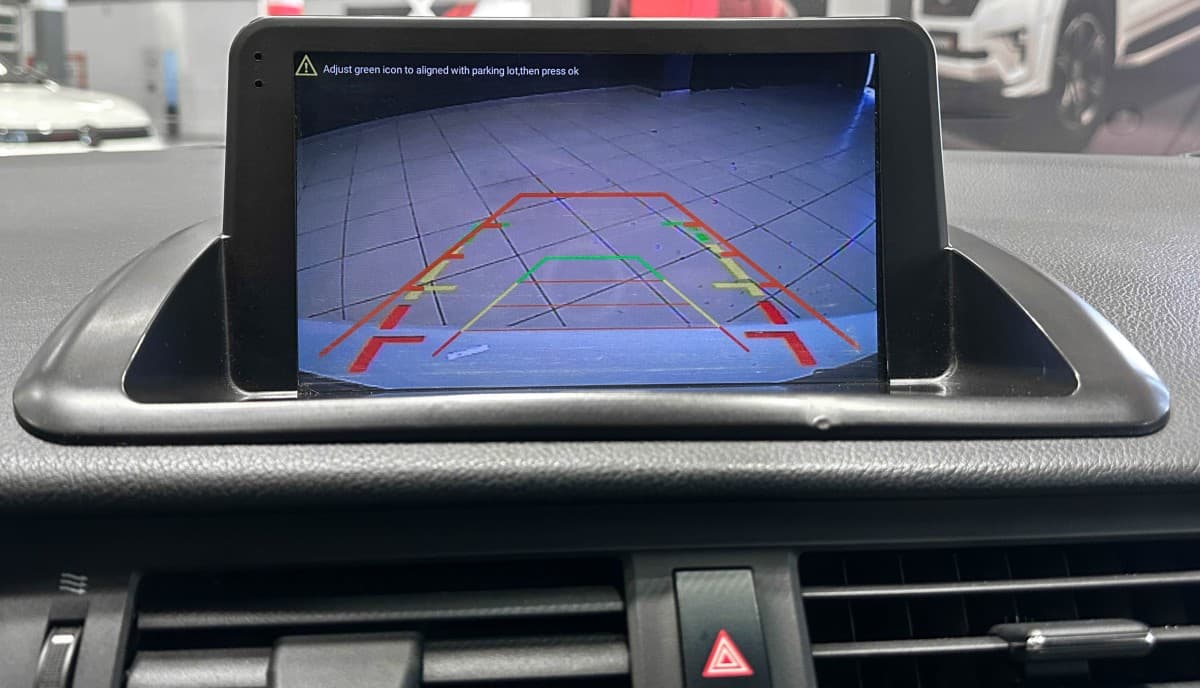 Lexus CT200H - фото 24