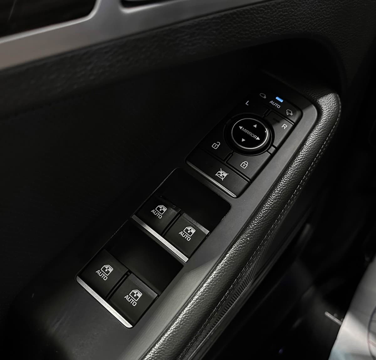 Hyundai Genesis - фото 18