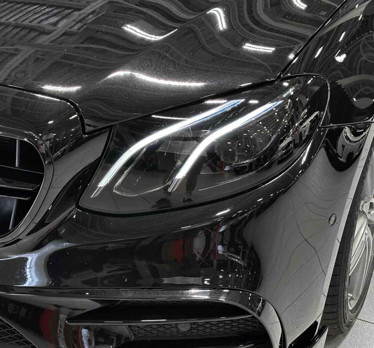 Mercedes-Benz E200 - 4