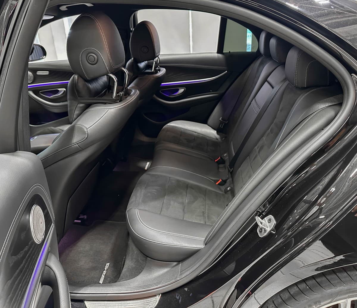 Mercedes-Benz E200 - фото 11