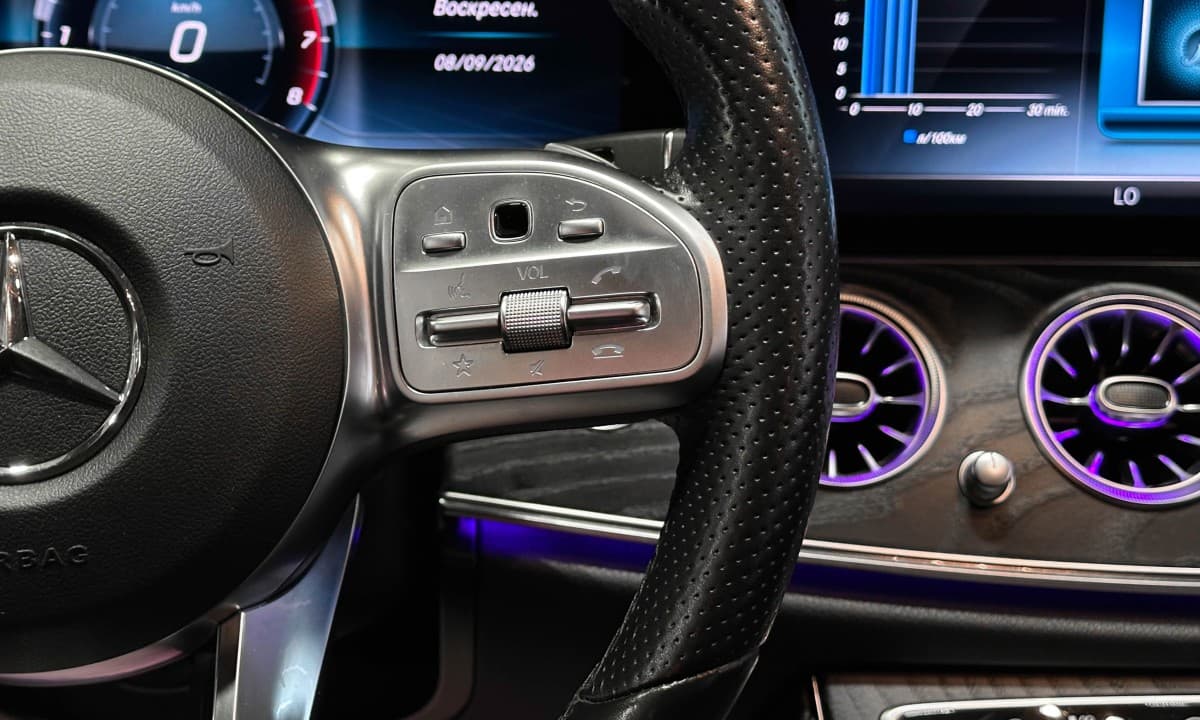 Mercedes-Benz E200 - фото 20