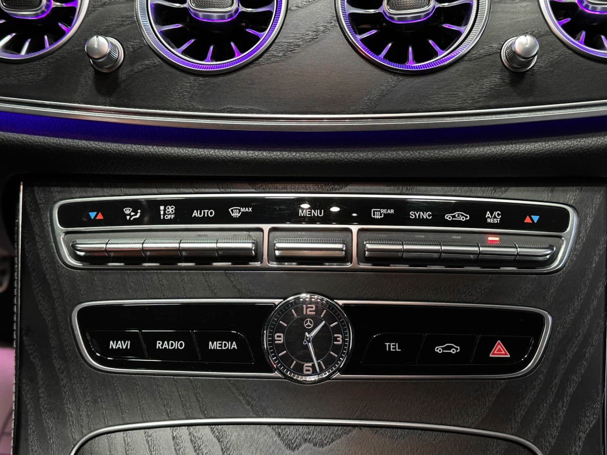 Mercedes-Benz E200 - фото 22
