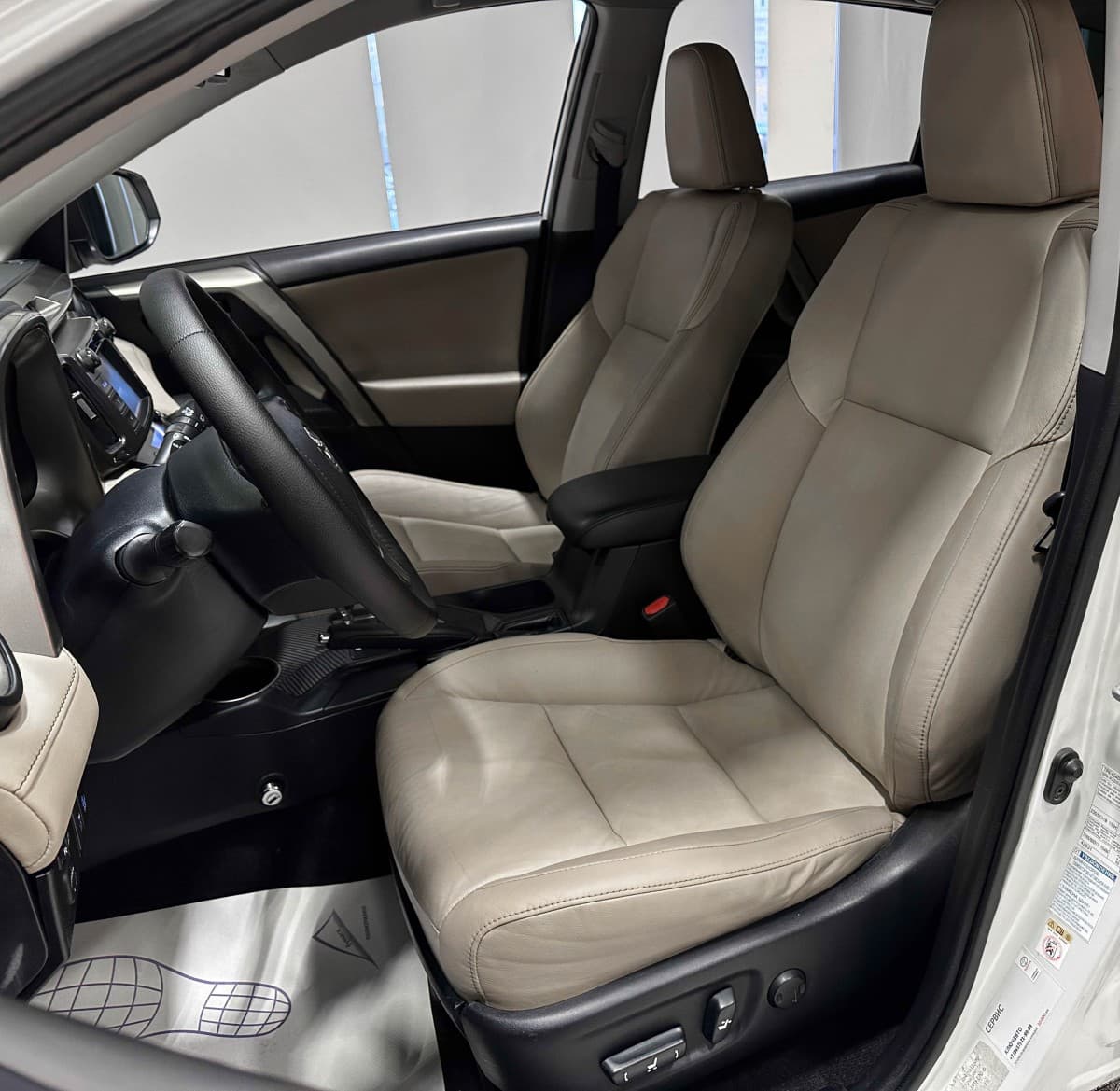 Toyota RAV4 - фото 11