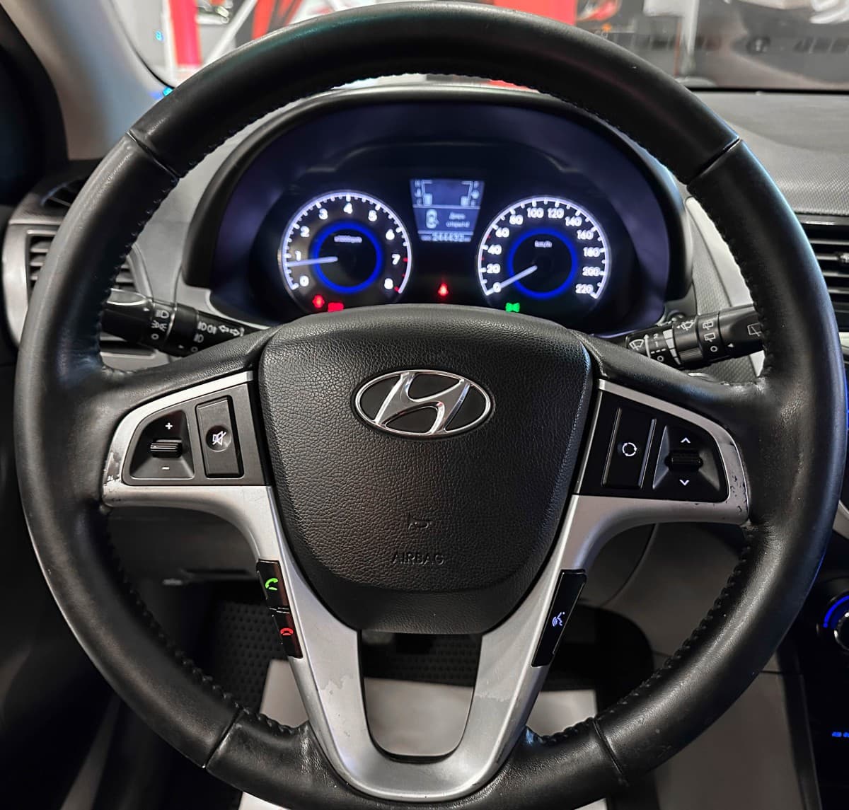 Hyundai Solaris - фото 25