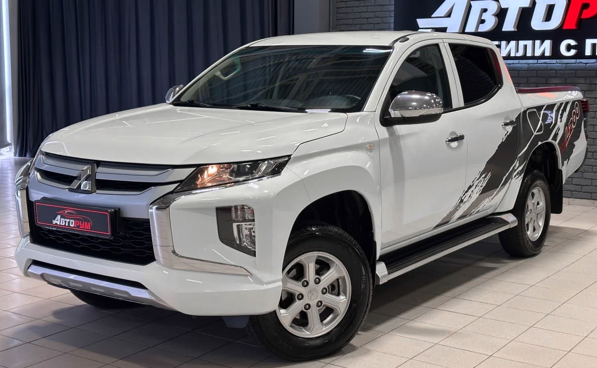 Mitsubishi L200 - 2