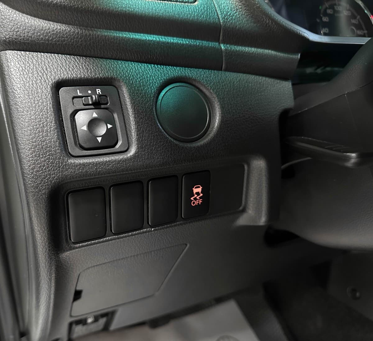 Mitsubishi L200 - фото 18