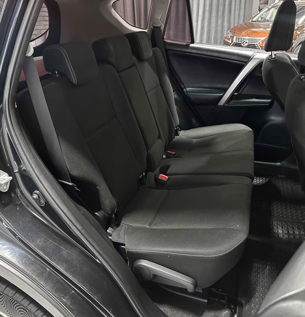 Toyota RAV4 - фото 14