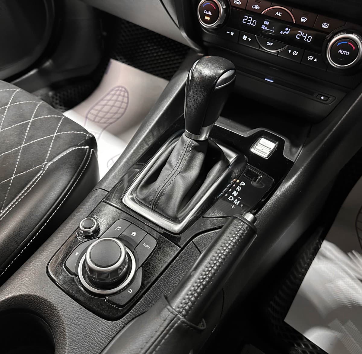 Mazda Axela - фото 25