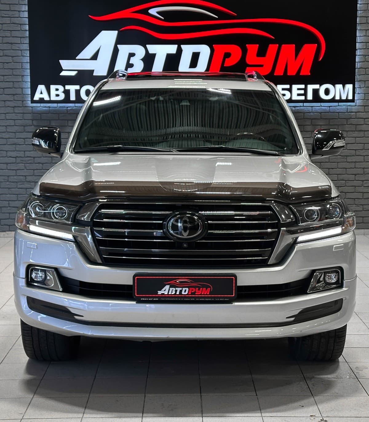Toyota Land Cruiser 200 - фото 3