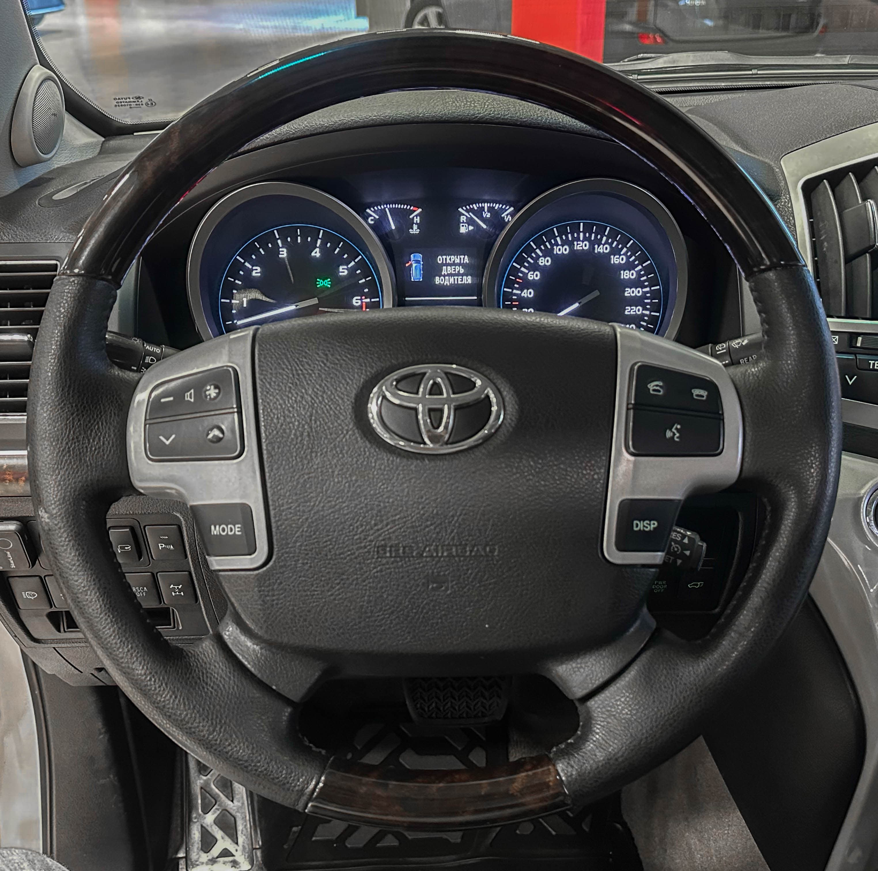 Toyota Land Cruiser - фото 32
