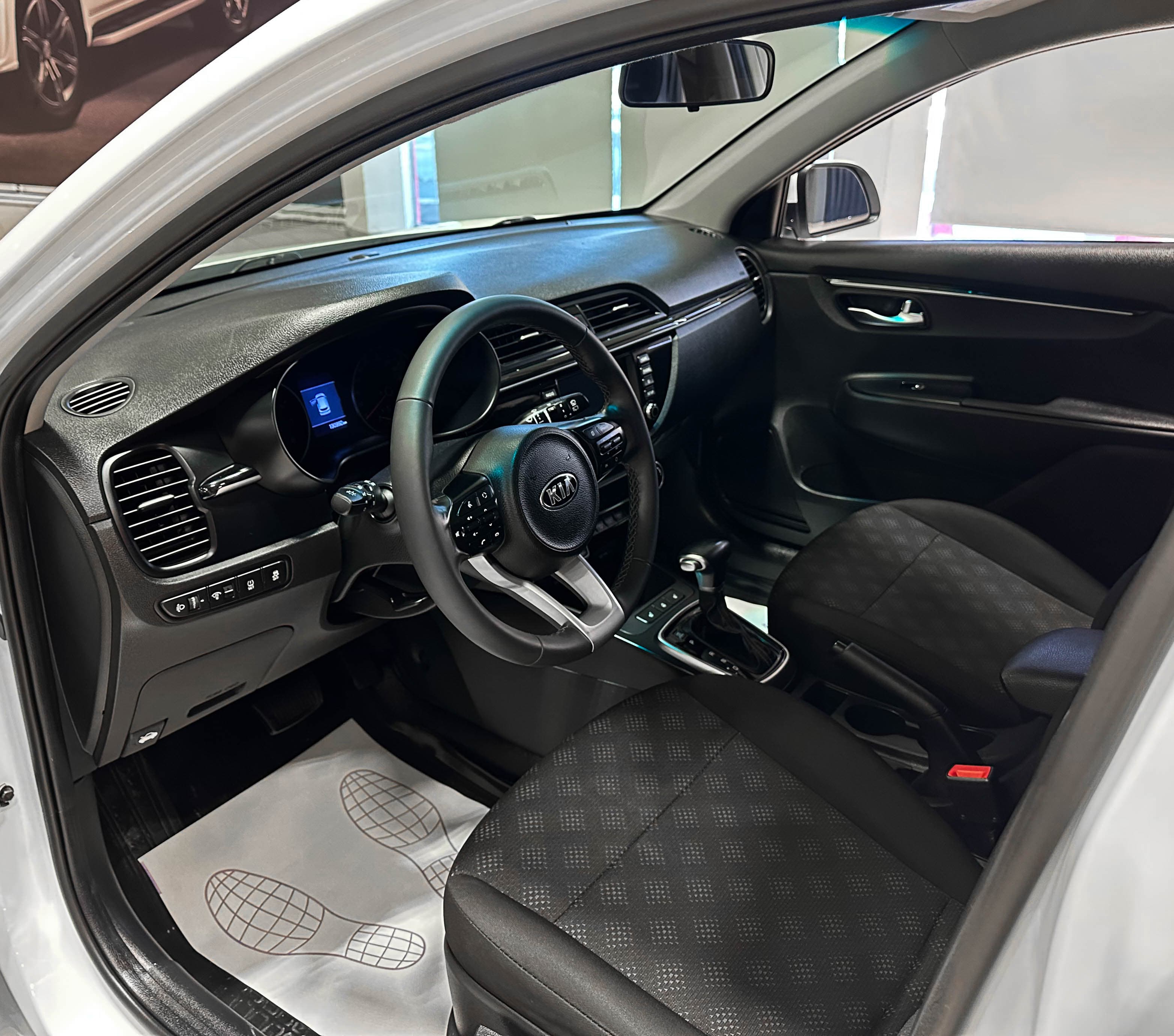 Kia Rio - фото 10