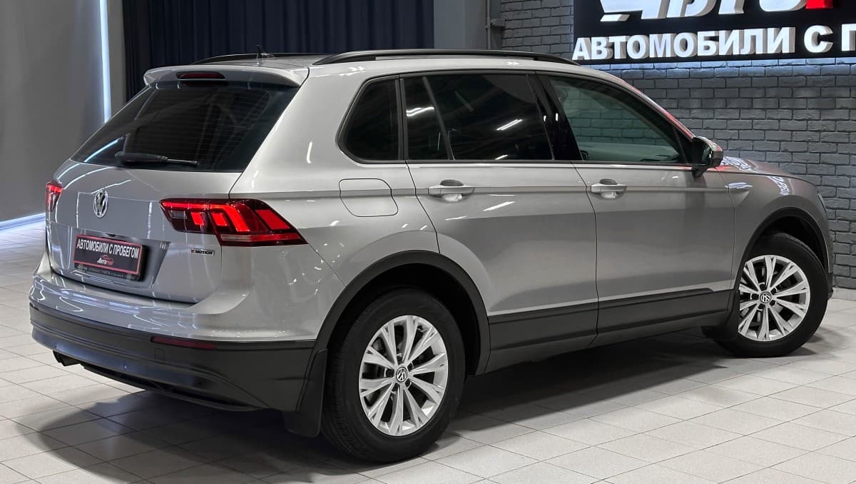 Volkswagen Tiguan - фото 6