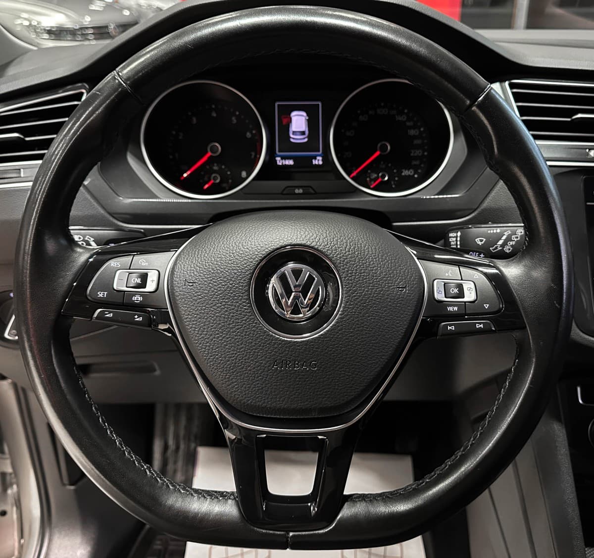 Volkswagen Tiguan - фото 26
