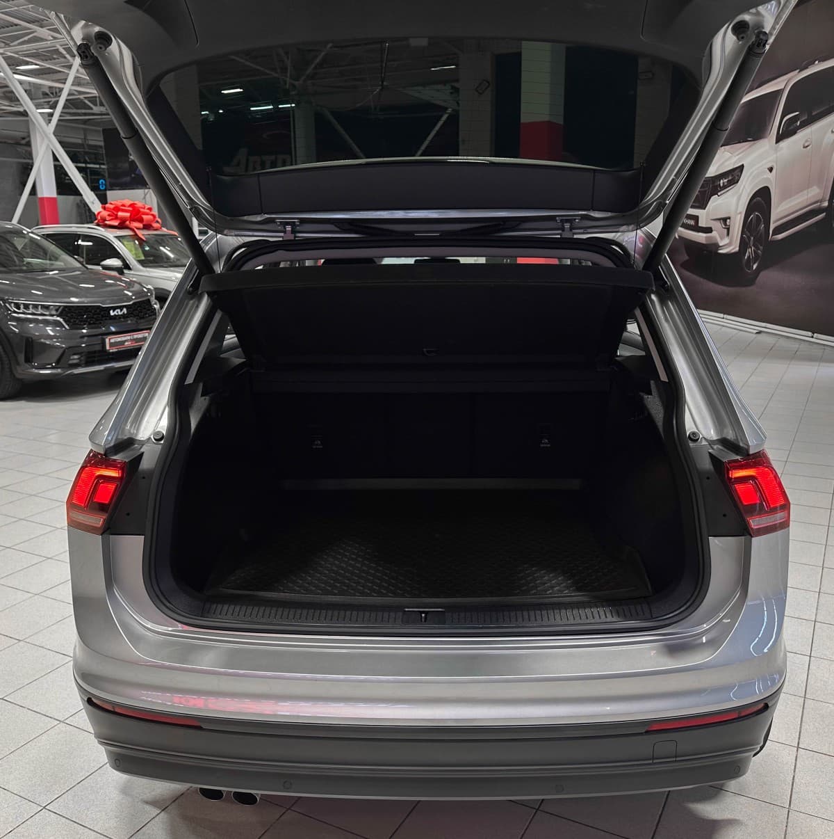 Volkswagen Tiguan - фото 13