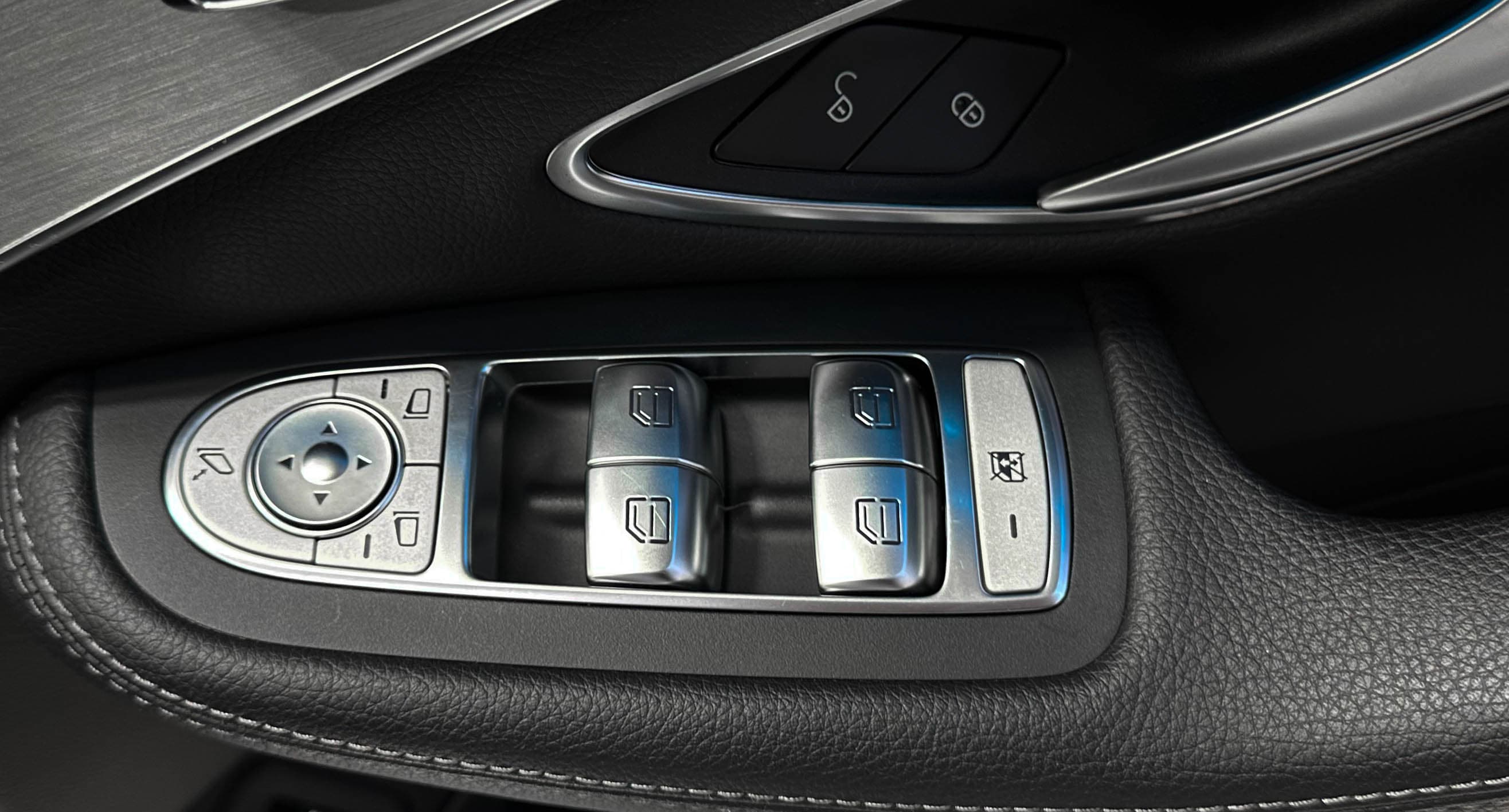 Mercedes-Benz C-Класс - фото 17