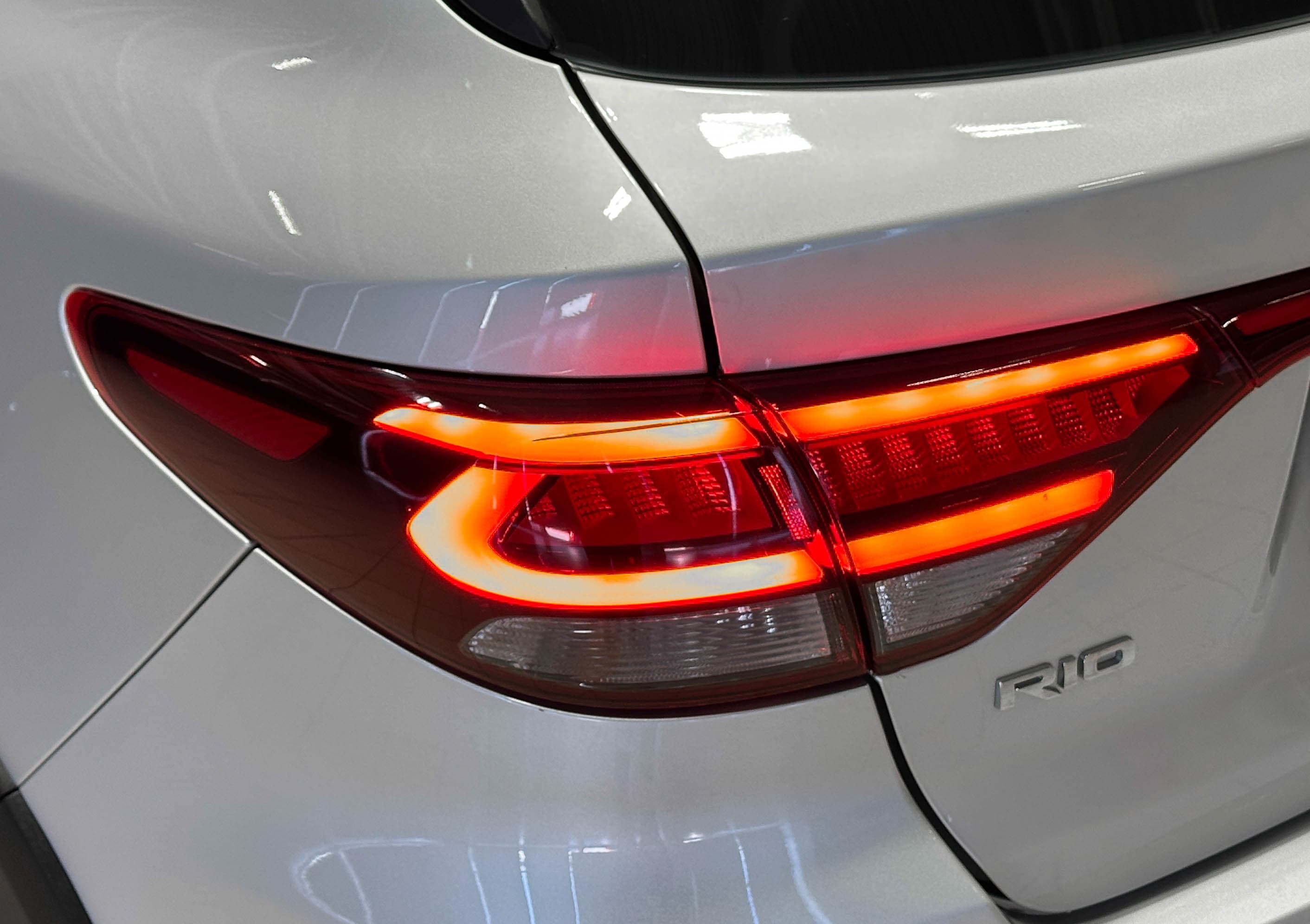 Kia Rio - фото 8