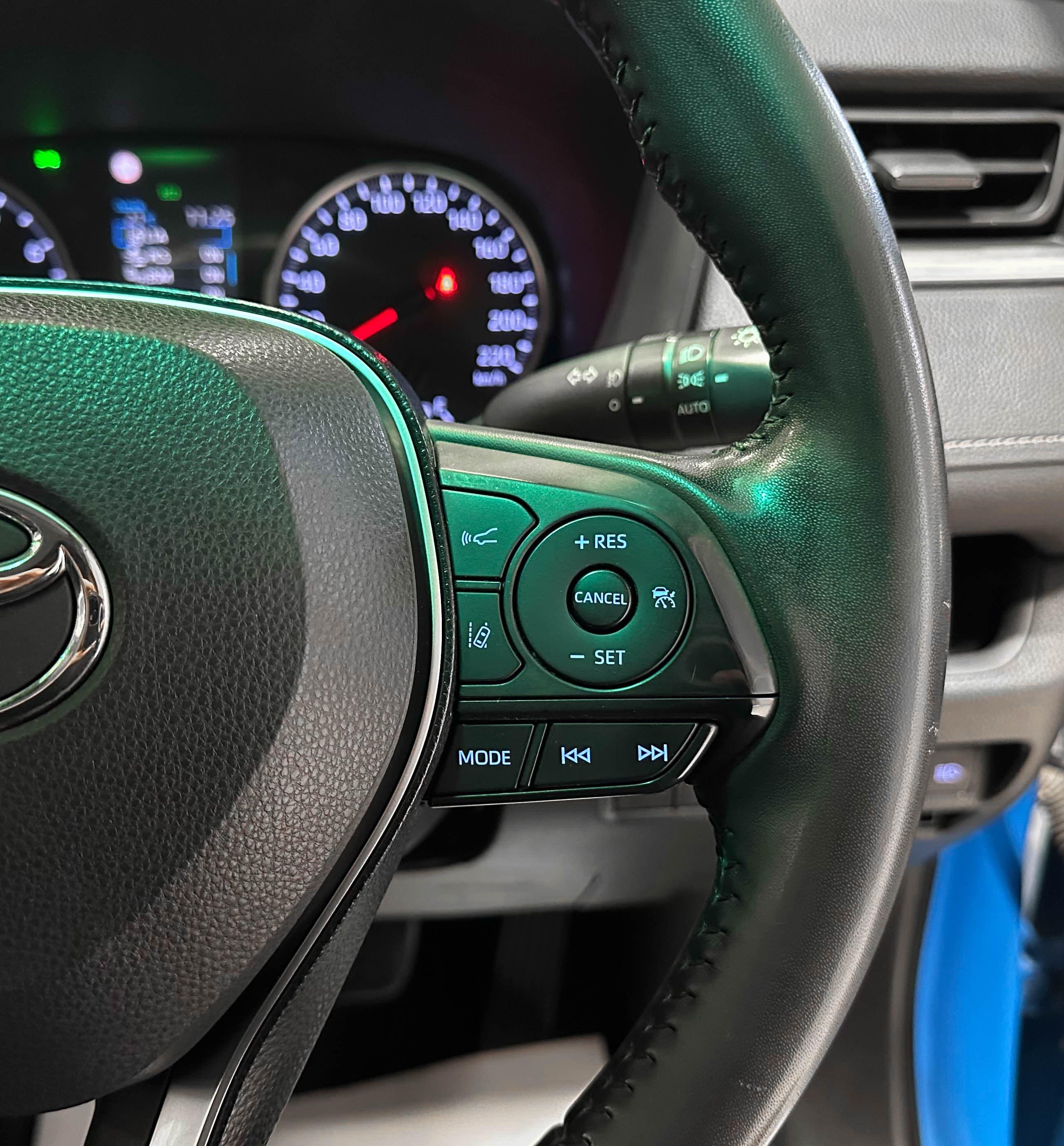 Toyota RAV4 - фото 20