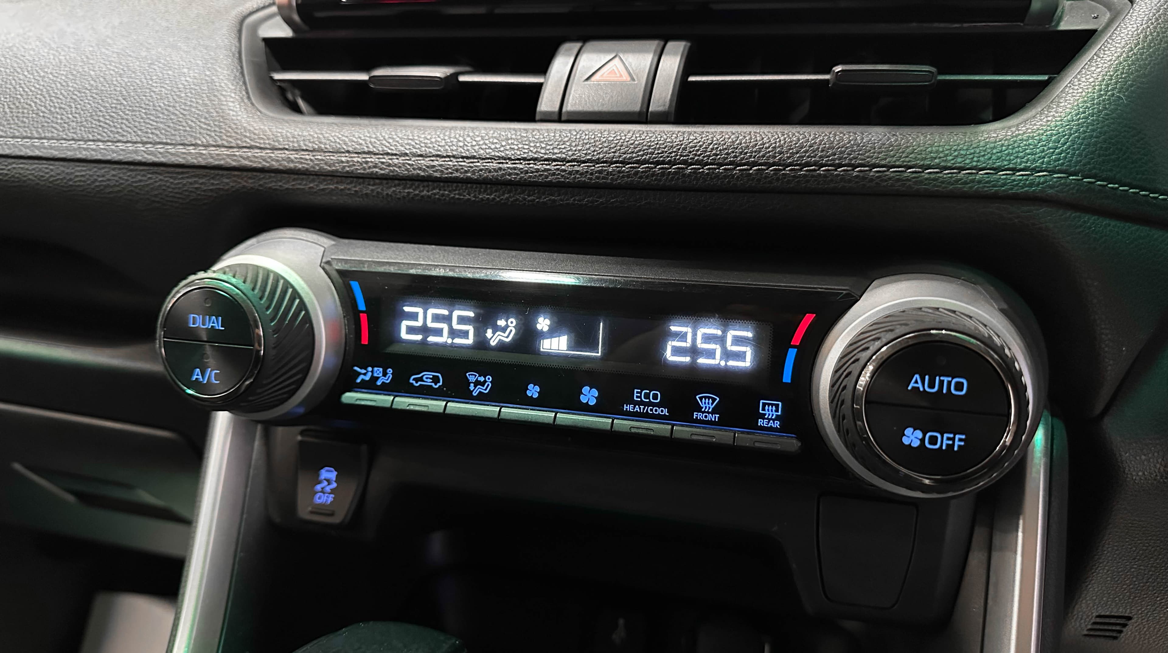Toyota RAV4 - фото 23