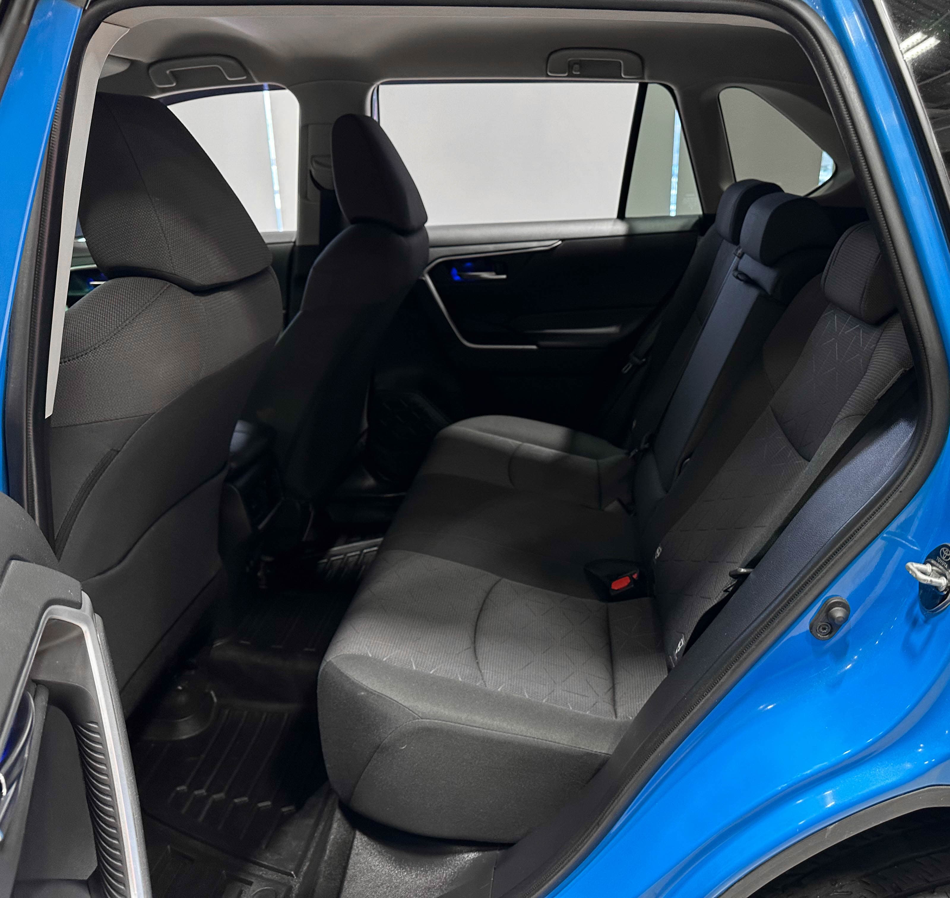 Toyota RAV4 - фото 13