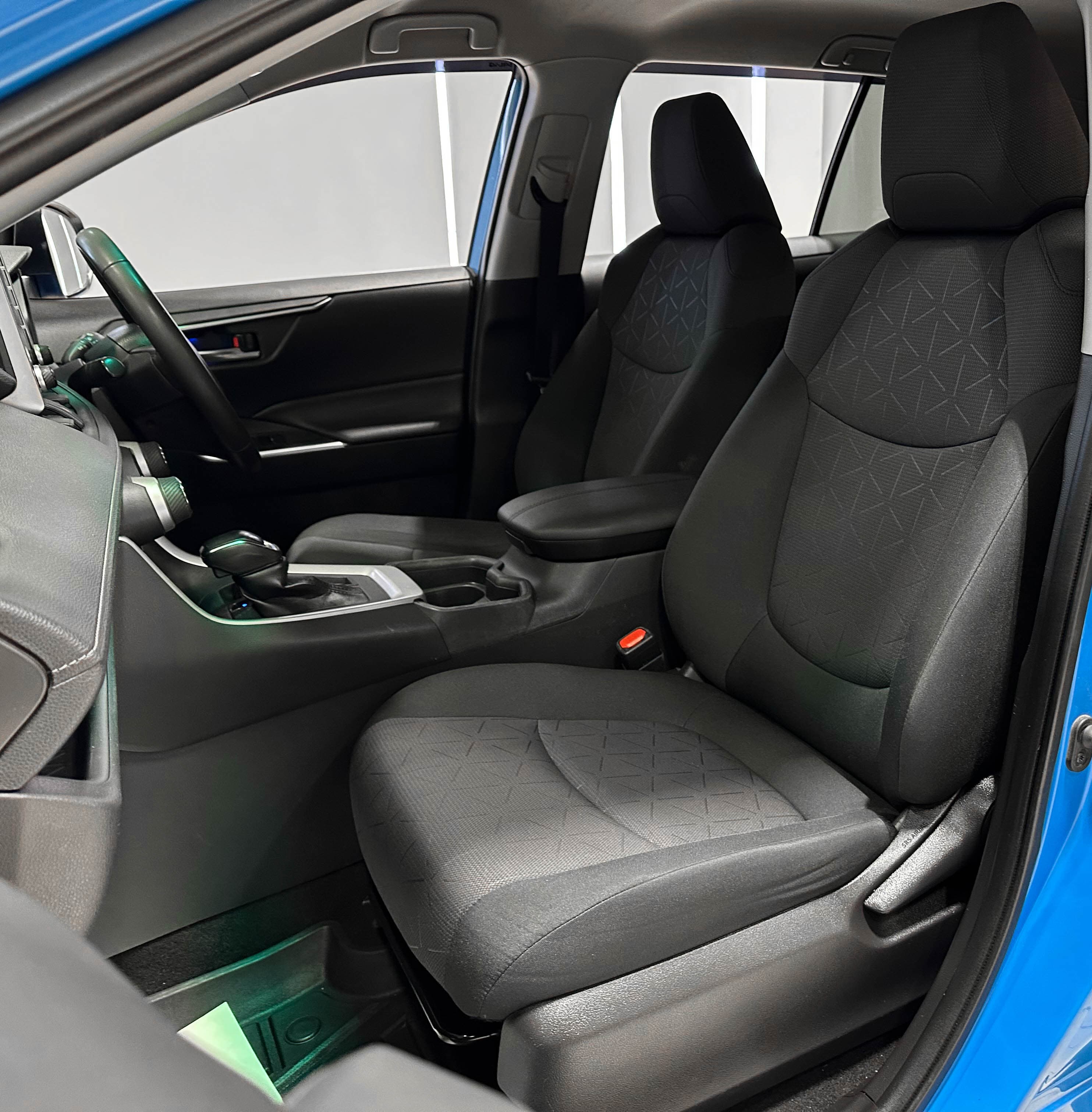 Toyota RAV4 - фото 14