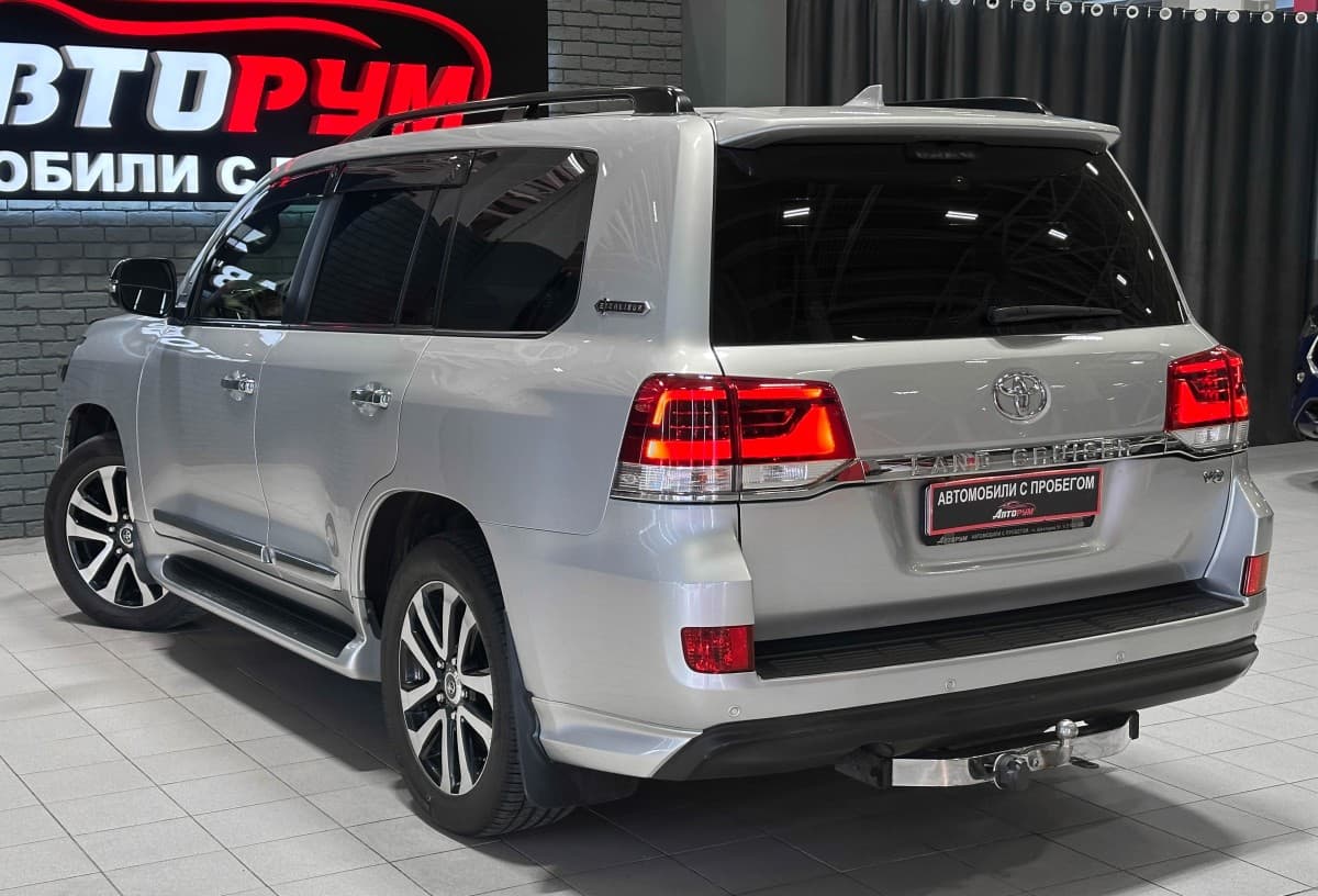 Toyota Land Cruiser 200 - фото 10