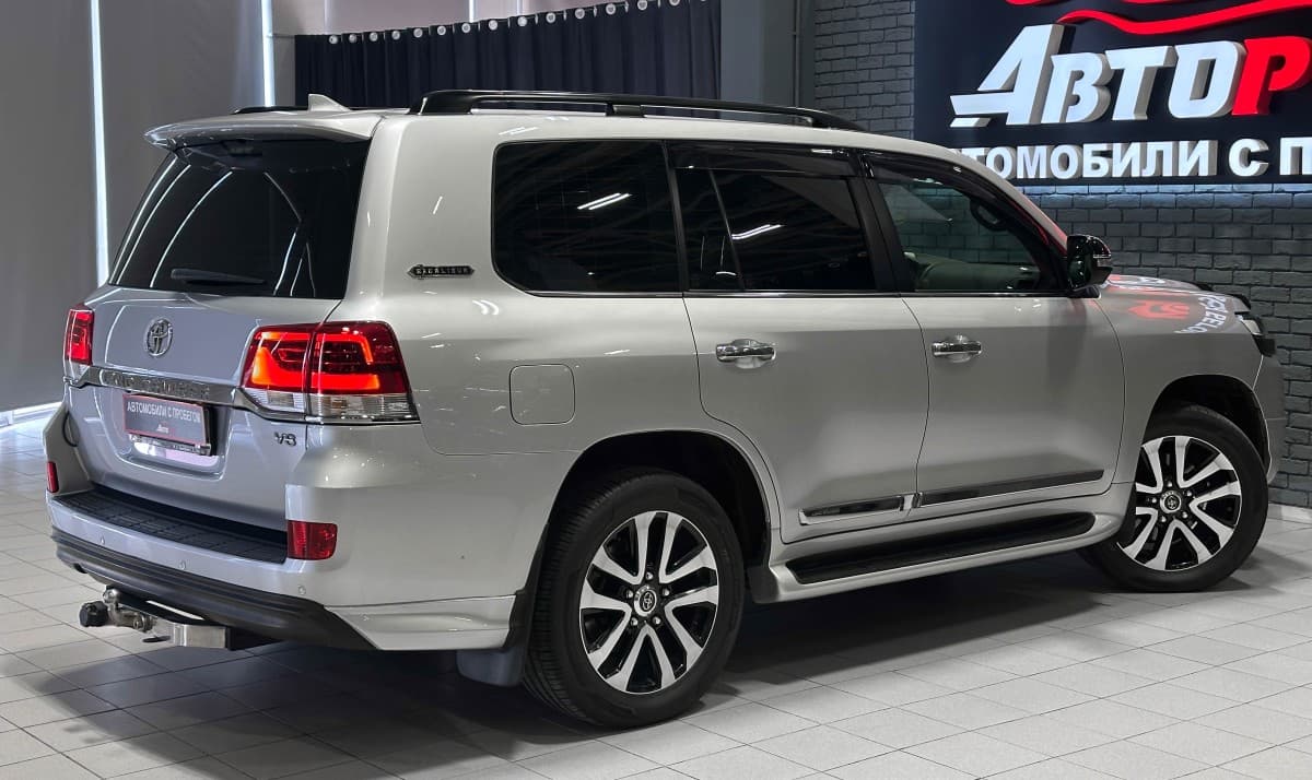Toyota Land Cruiser 200 - фото 7