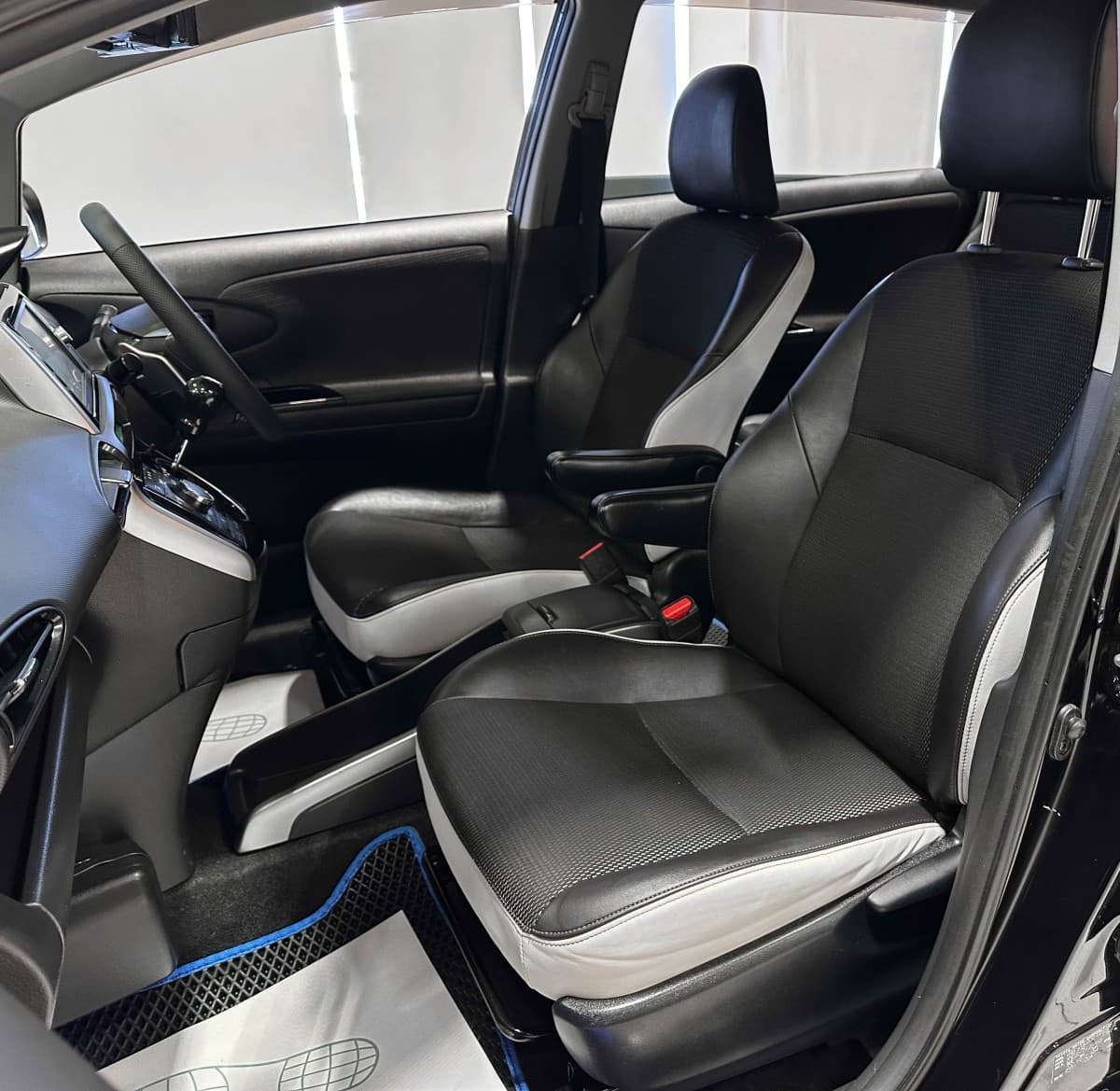 Toyota Wish - фото 16