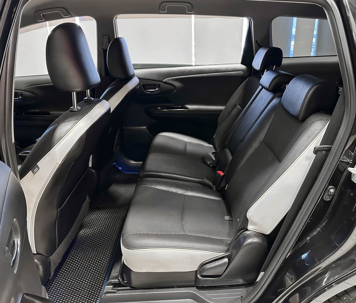 Toyota Wish - фото 15