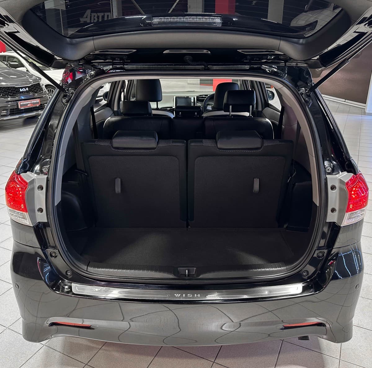 Toyota Wish - фото 13