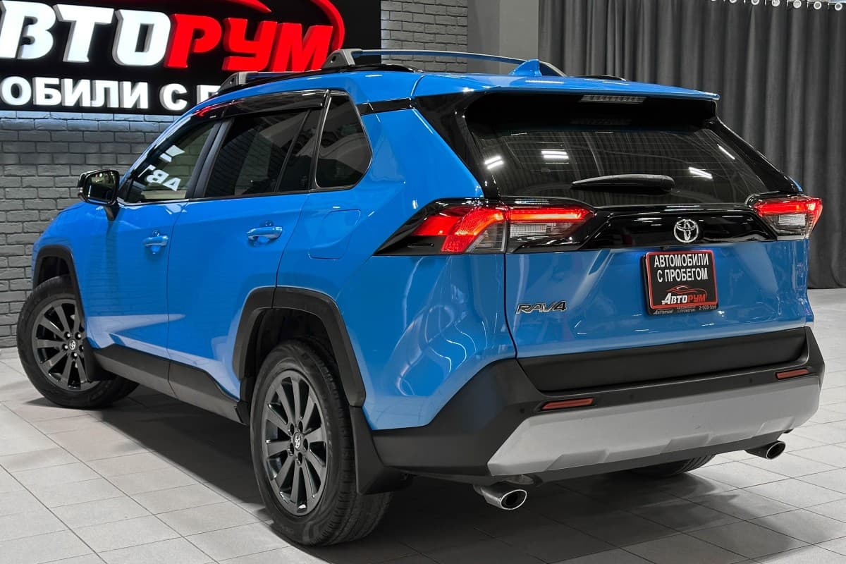 Toyota RAV4 - фото 9