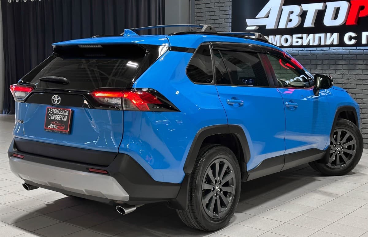 Toyota RAV4 - фото 6