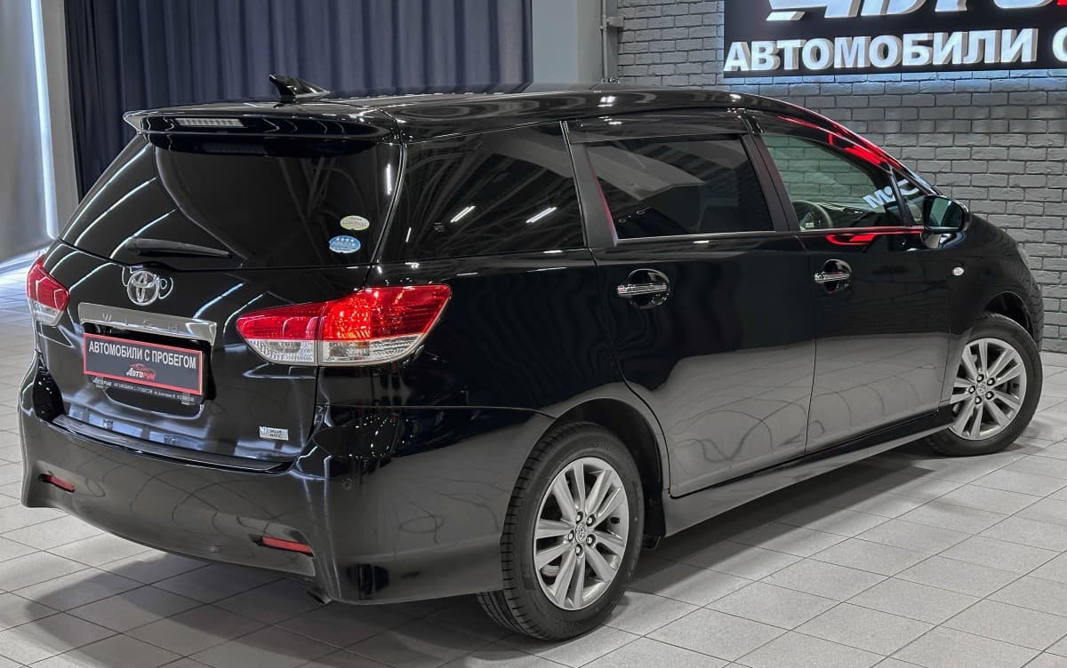 Toyota Wish - фото 6