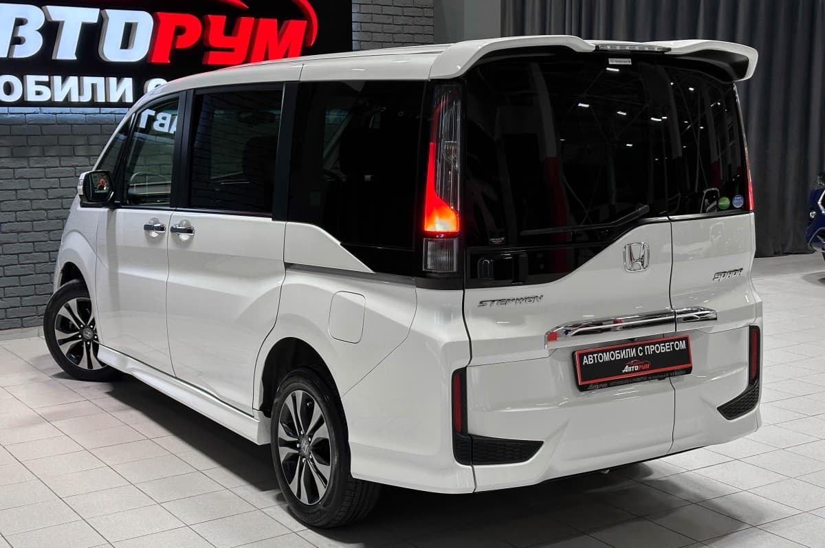 Honda Stepwgn - фото 9